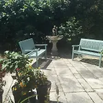 Laburnum Bed & Breakfast 4*