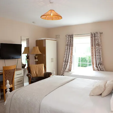 לינה וארוחת בוקר Laburnum