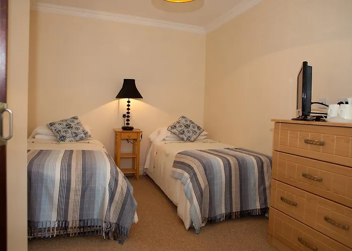 Laburnum 4*